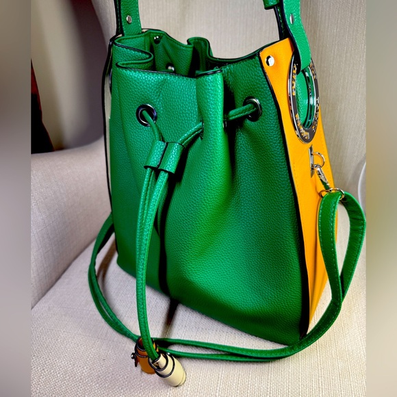 Made in Italy 🇮🇹 New/Never used/Handmade Italian bucket leather bag